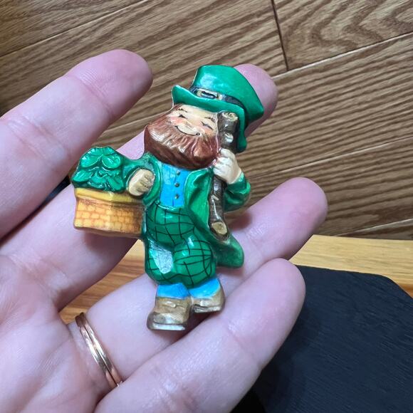 Vintage Hallmark Cards Brooch Lapel Pin Fall Harvest Basket Squirrel Leprechaun - Picture 9 of 11